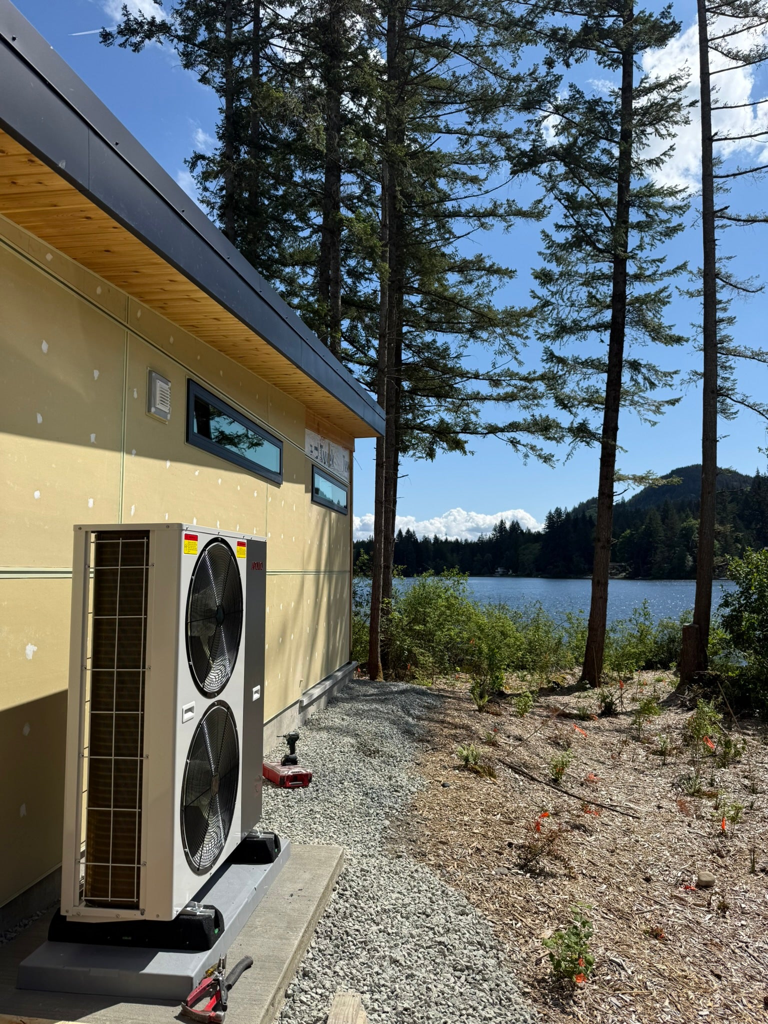 APOLLO Commercial Heat Pump - 72k btu / 6 ton - Air to Water - EVI Inverter DC technology