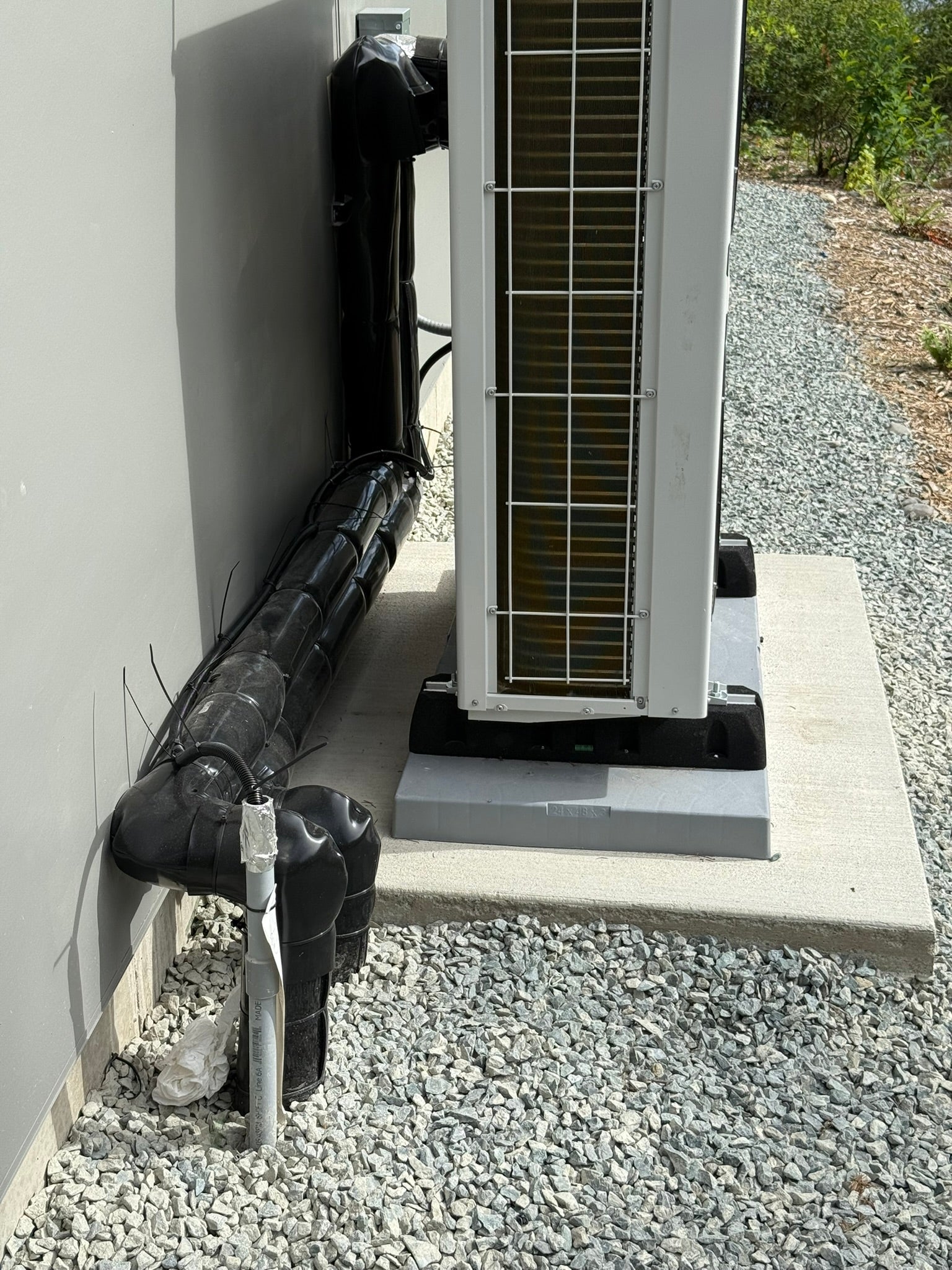 APOLLO Commercial Heat Pump - 72k btu / 6 ton - Air to Water - EVI Inverter DC technology