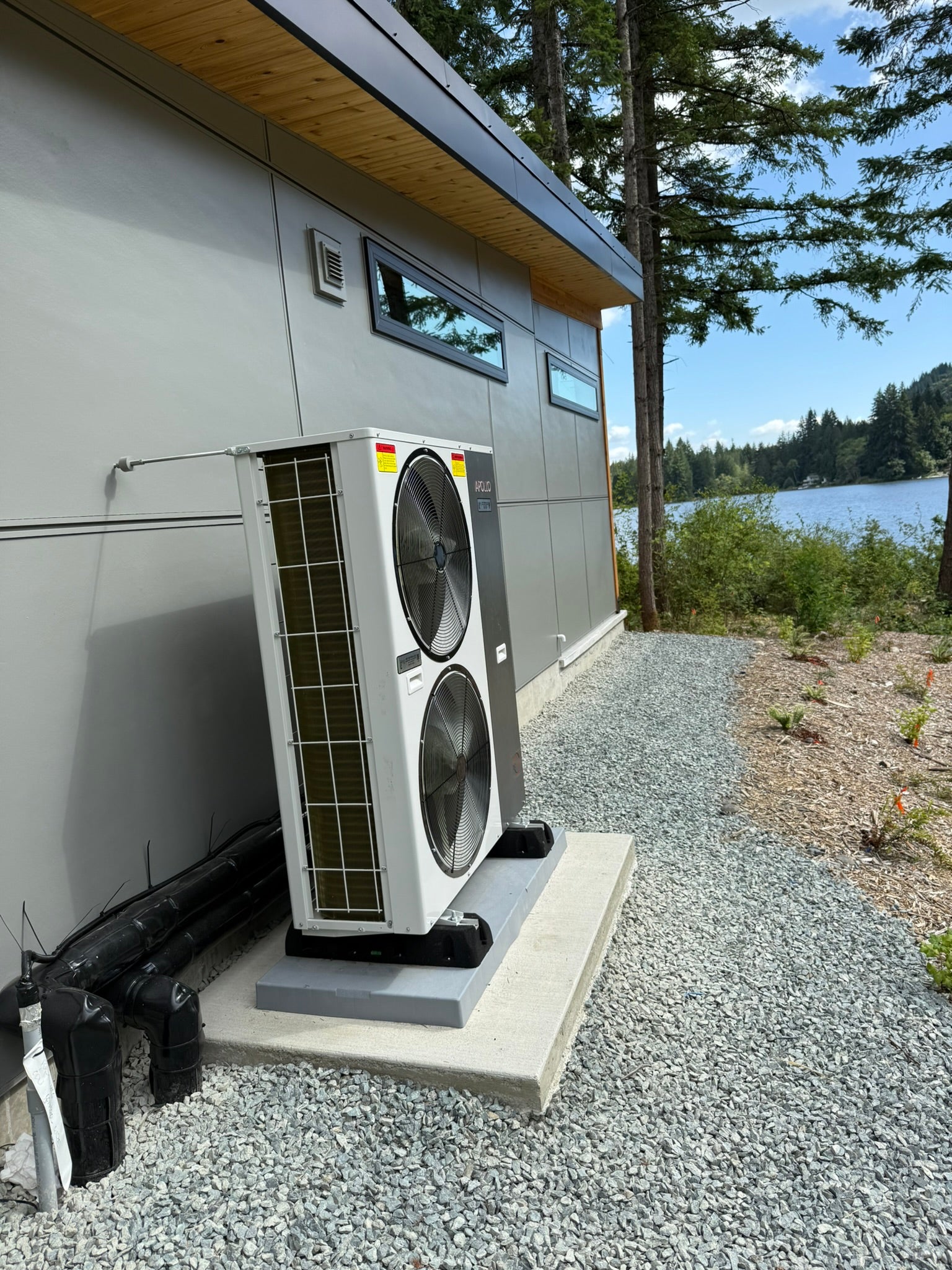 APOLLO Commercial Heat Pump - 72k btu / 6 ton - Air to Water - EVI Inverter DC technology