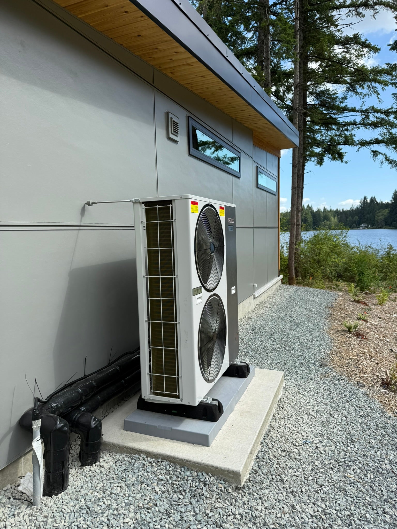 APOLLO Commercial Heat Pump - 72k btu / 6 ton - Air to Water - EVI Inverter DC technology