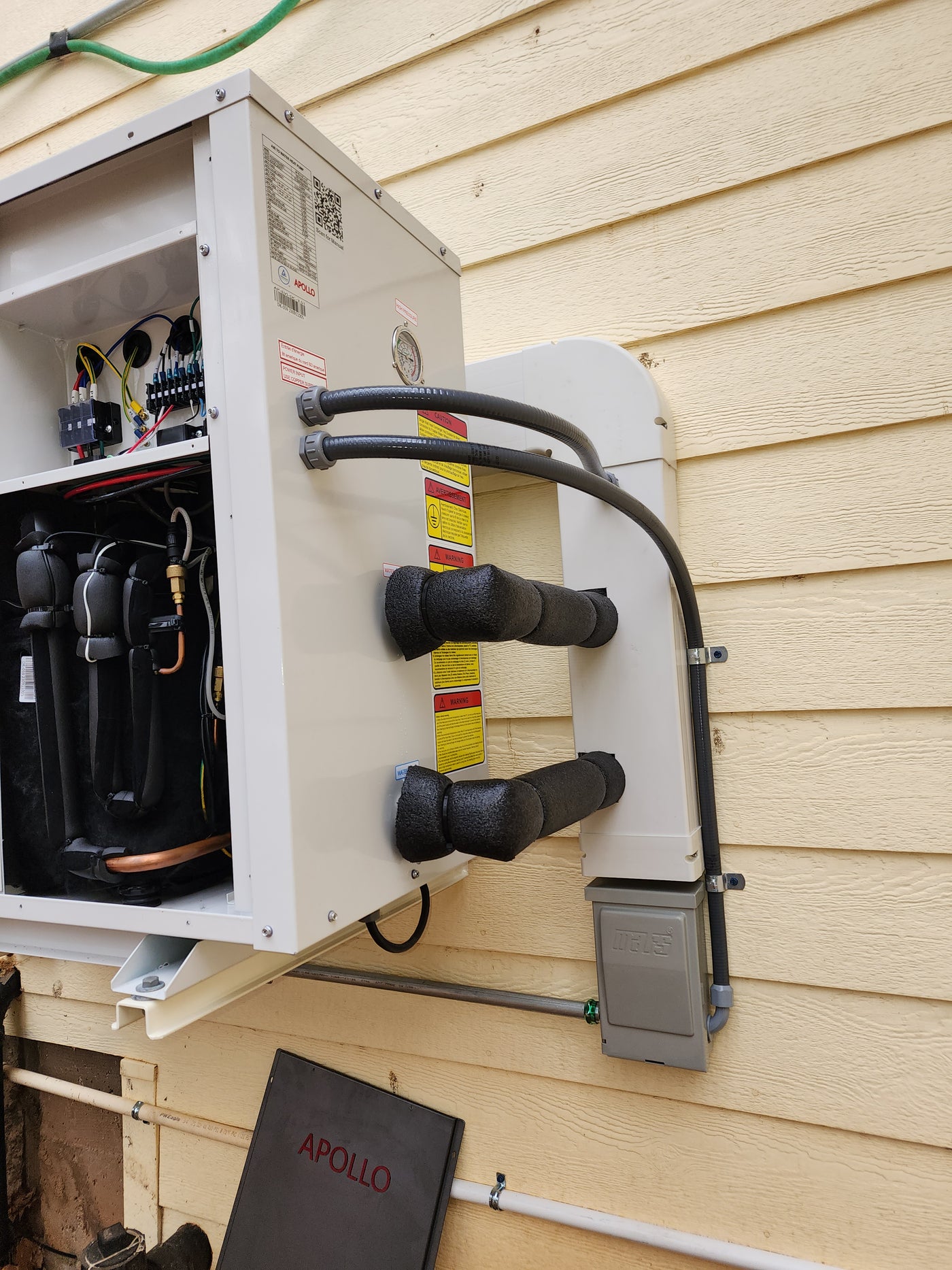 APOLLO Central Heat Pump - 42k btu / 3.5 ton - Air to Water